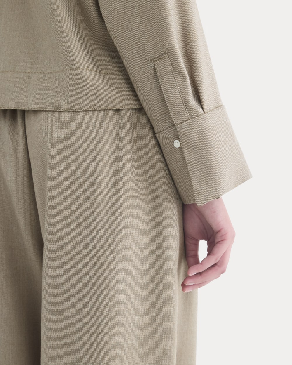Overshirt in Tailor Twill | Light Taupe - Image 4