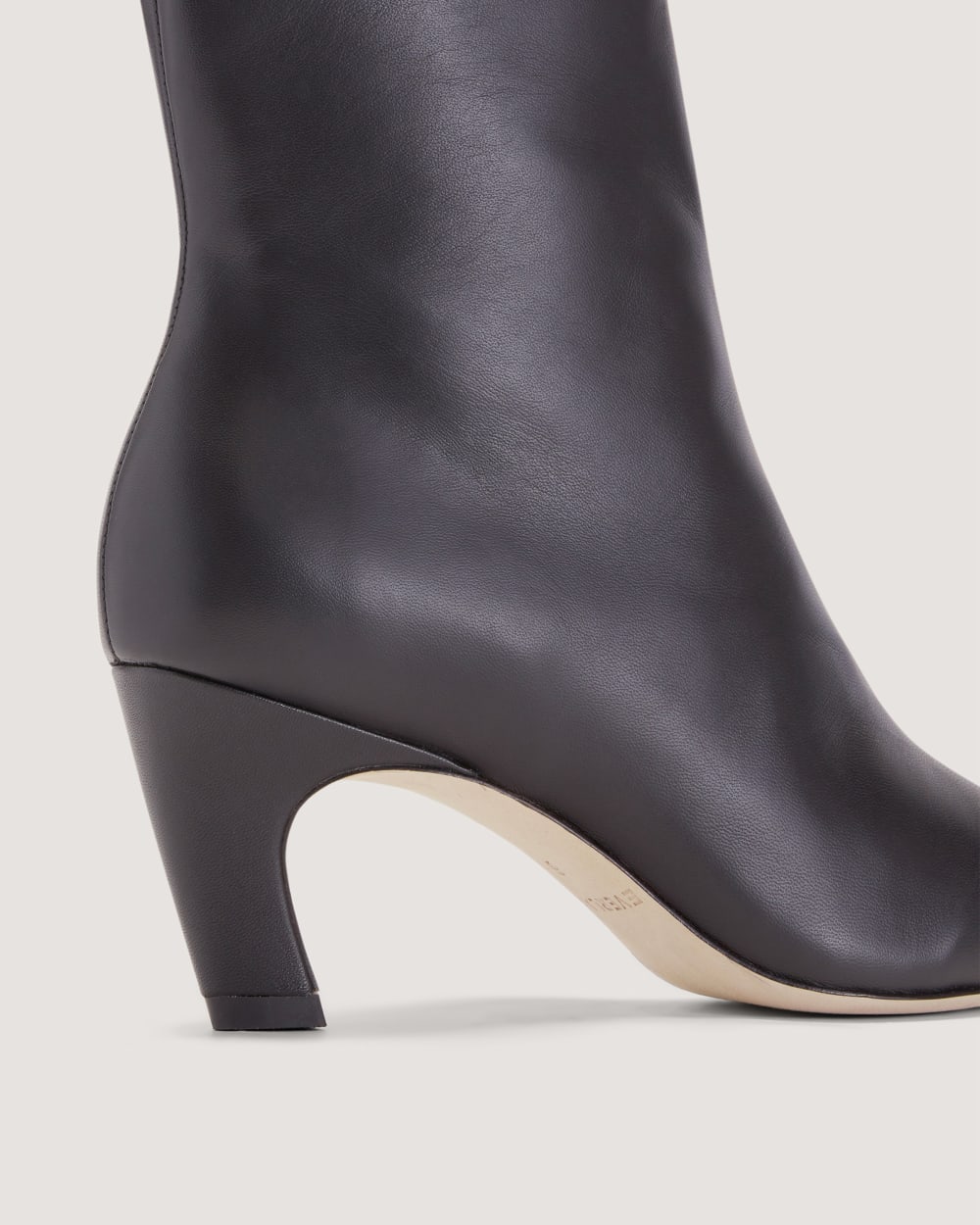 The Short Banana Boot | Black - Image 6