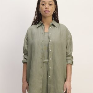 The Boyfriend Shirt in Linen | Sage Green