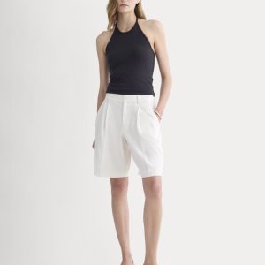 The Pleated Short in Stretch Linen | Natural Chambray