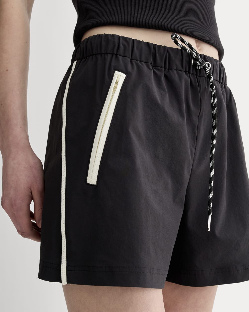 The Anywhere Barrel Short | Black - Image 4