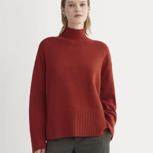 The Boxy Turtleneck in Cashmere | Berry Red