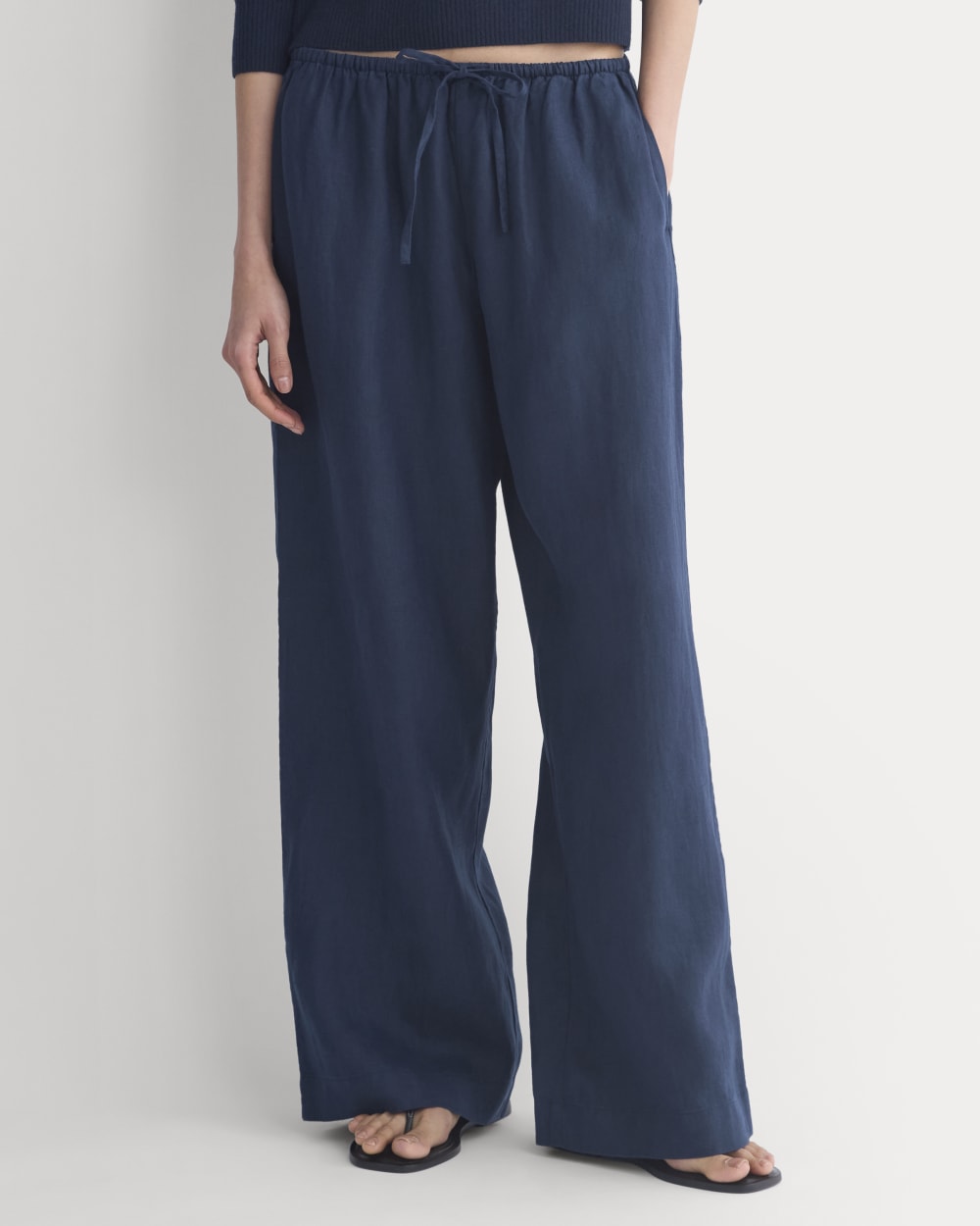 The Drawstring Pant in Linen | Navy - Image 3